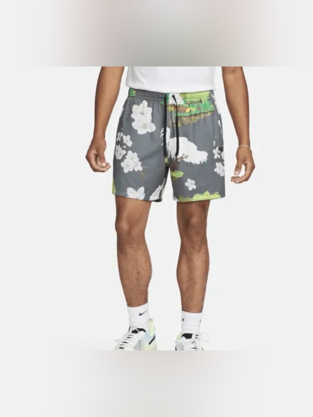 NIKE Men’s Cherry Blossom Mesh 5’’ Shorts - Large